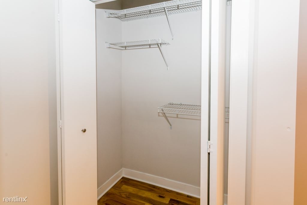 2420 N. Kedzie, Unit 402 - Photo 11