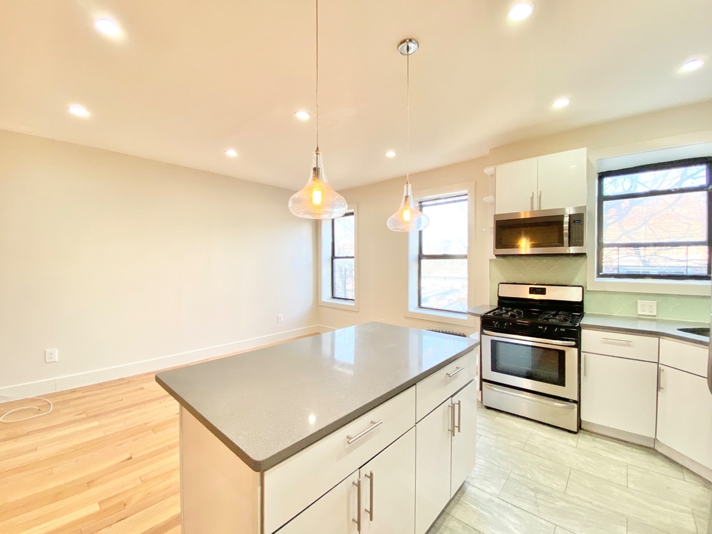 555 West 151st Street - Photo 4