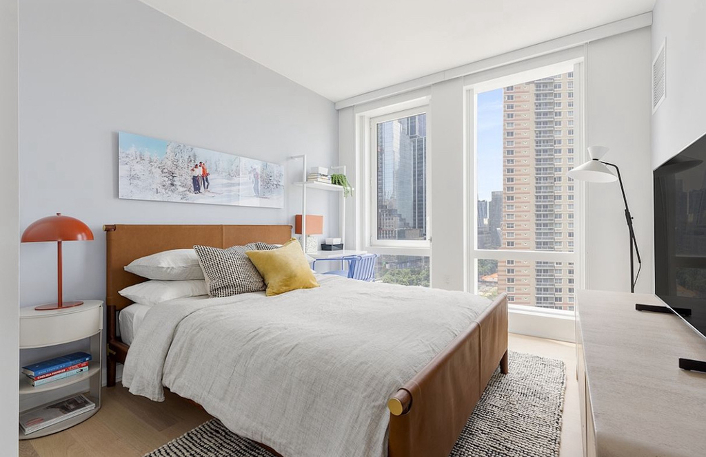 West 38th street - Photo 4