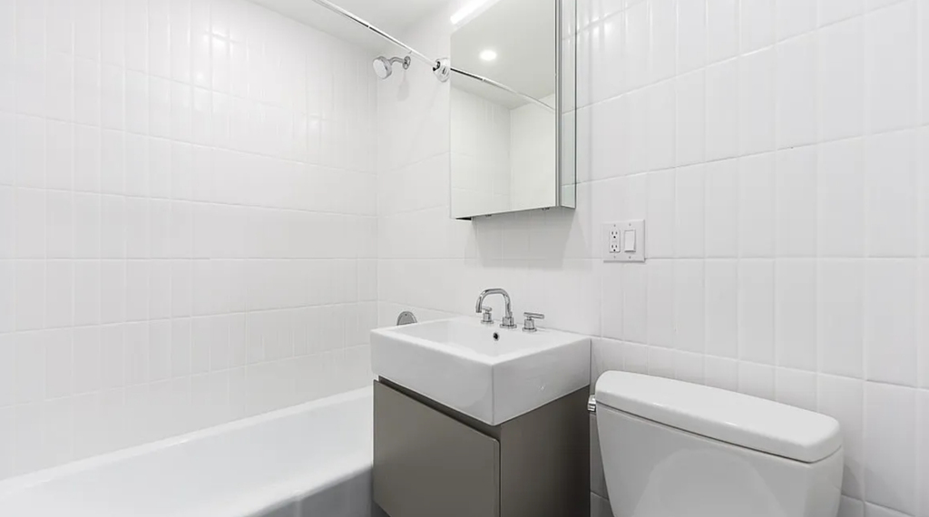 West 88 St  - Photo 3