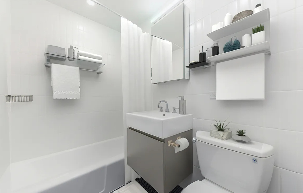 West 87 St  - Photo 4
