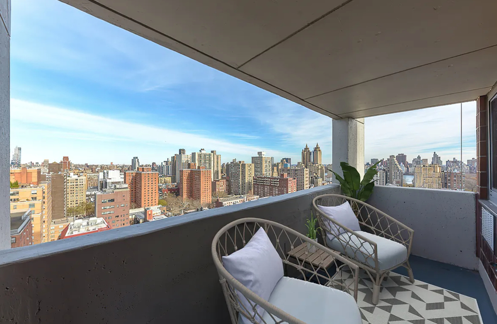 West 87 St  - Photo 6