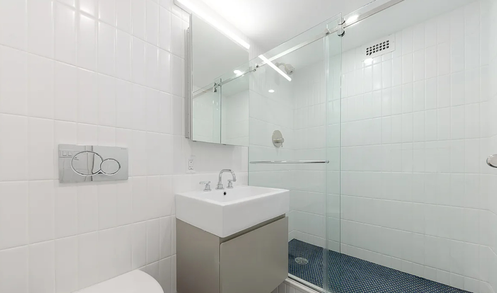 West 85 St  - Photo 5