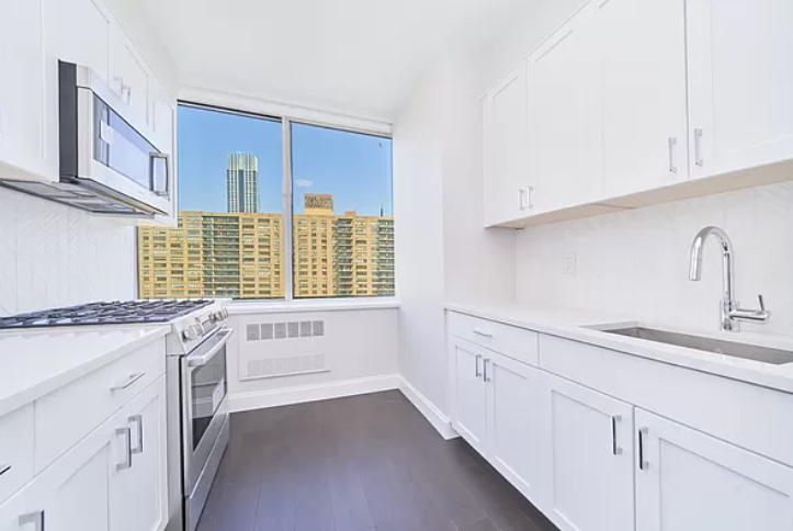 West 67 St  - Photo 2