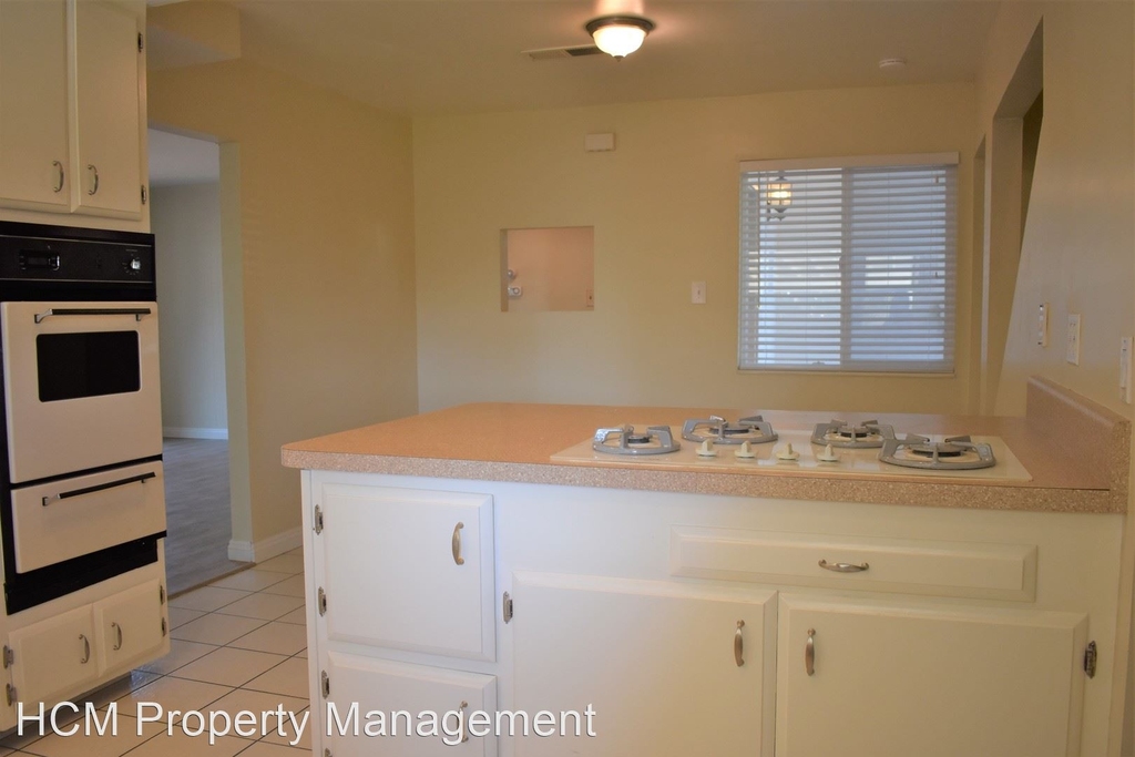 16451 Aspen Street - Photo 2