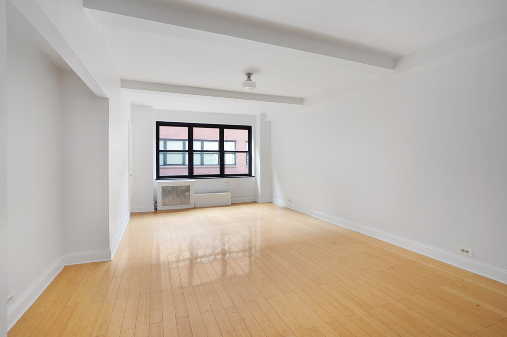 310 East 44th Street - Photo 2