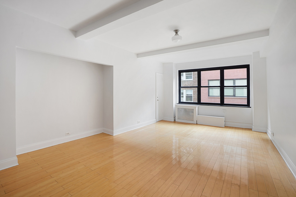 310 East 44th Street - Photo 1