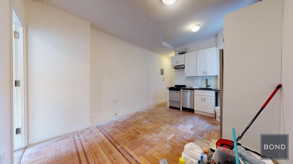 226 East 36 Street - Photo 2