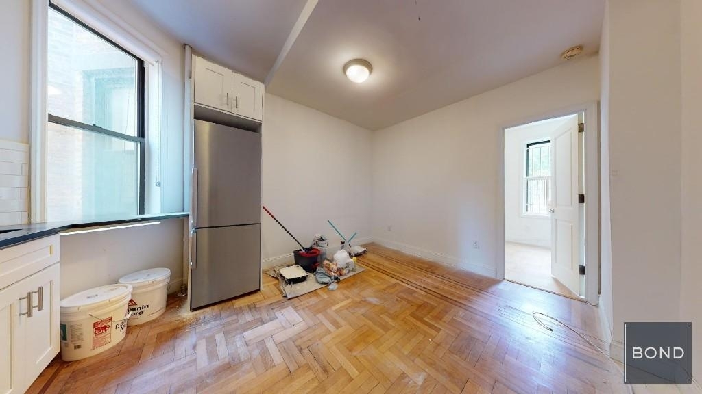 226 East 36 Street - Photo 3