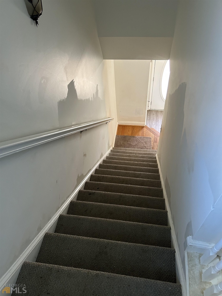 857 Fraser Street - Photo 3