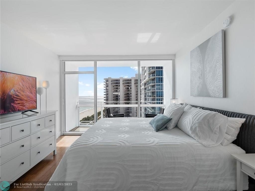 6801 Collins Ave - Photo 19