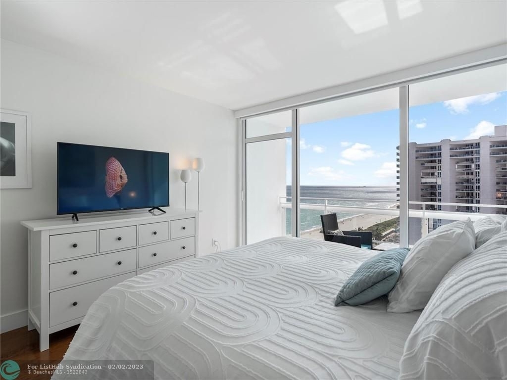 6801 Collins Ave - Photo 18