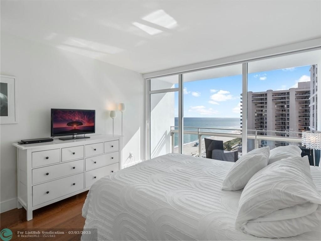 6801 Collins Ave - Photo 14