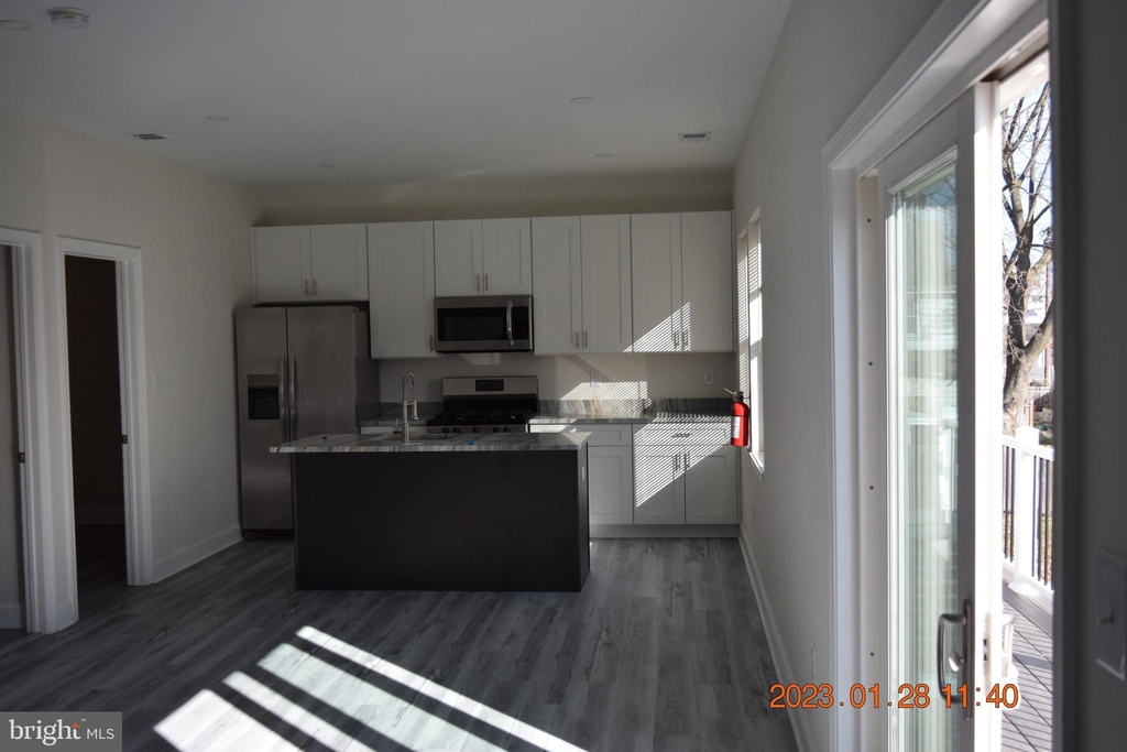 427 Unit B Salem Avenue - Photo 5