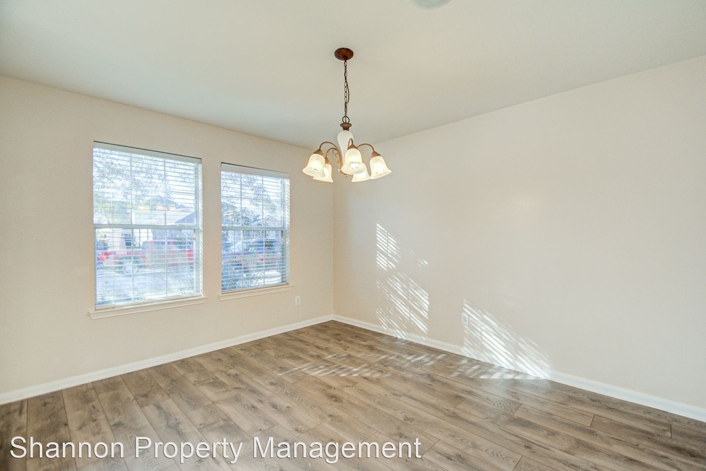 3703 Lamppost Place - Photo 3