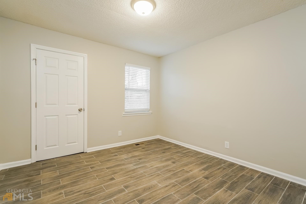 2488 Carol Circle - Photo 10