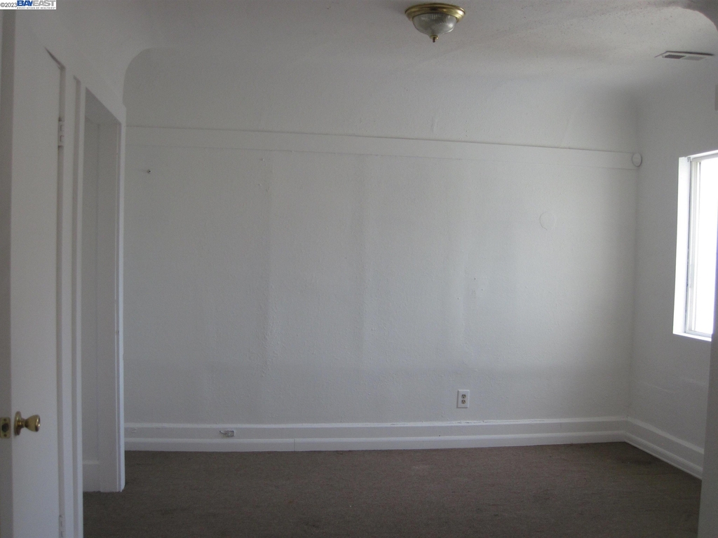 525 Oakland Ave - Photo 2