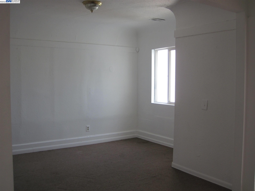 525 Oakland Ave - Photo 3