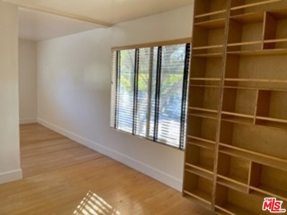 511 Rialto Ave - Photo 2