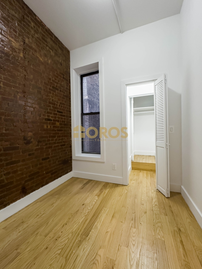 326 East 13th Street - Photo 5