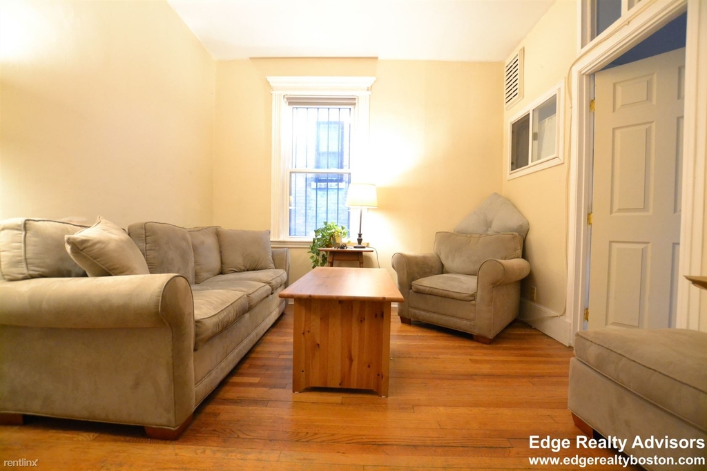 1721 Commonwealth Ave Apt 1 - Photo 1