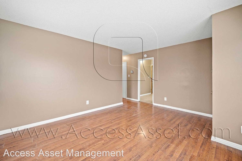 424 W Acacia Ave - Photo 1