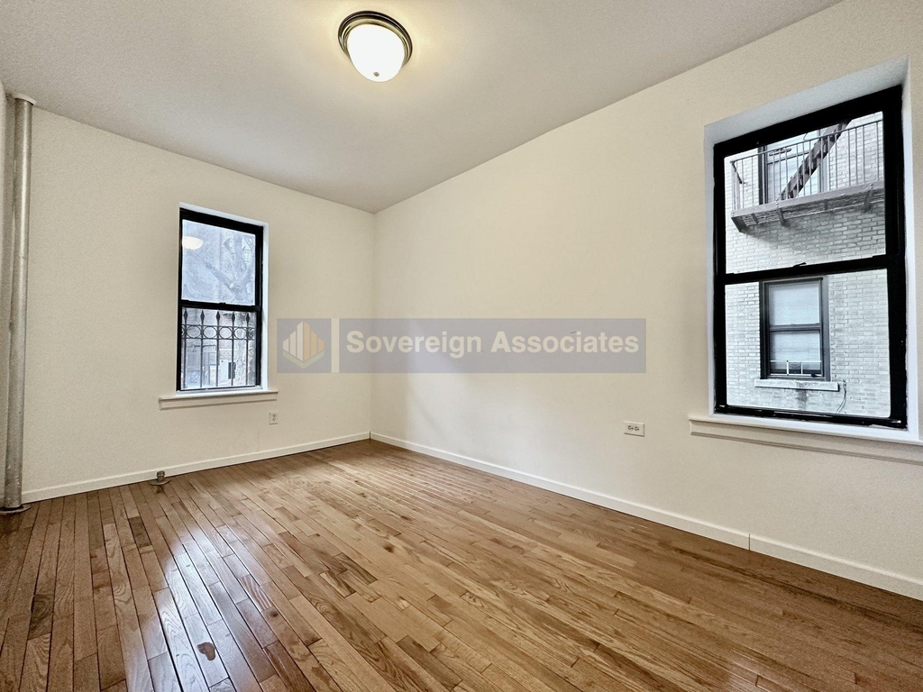 590 Fort Washington Avenue - Photo 2