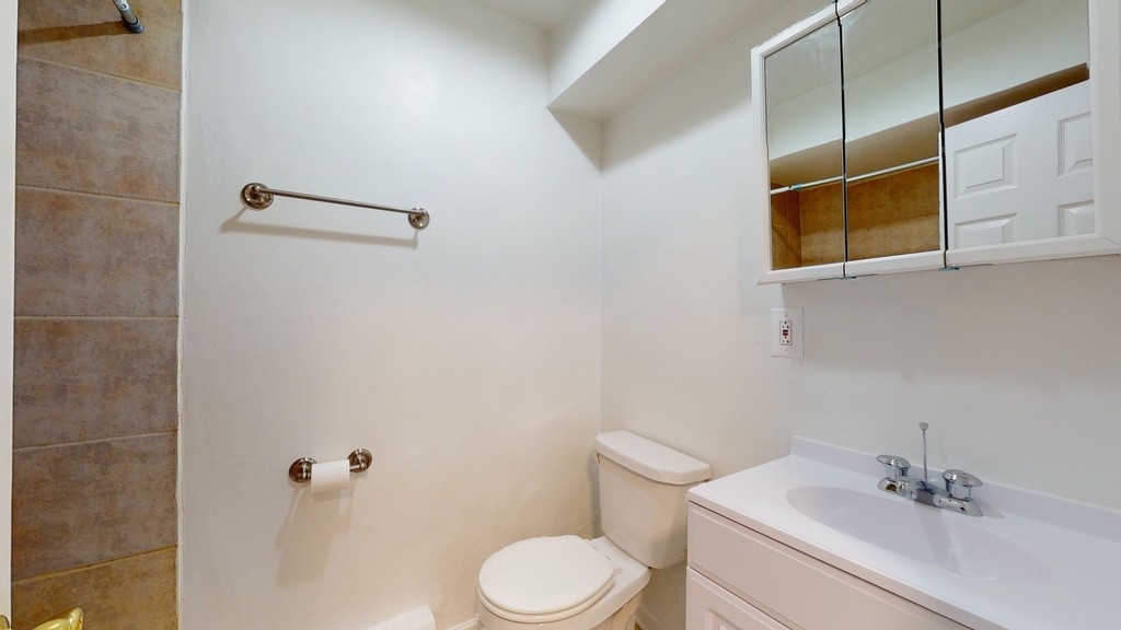 1340 W Pratt Boulevard - Photo 6