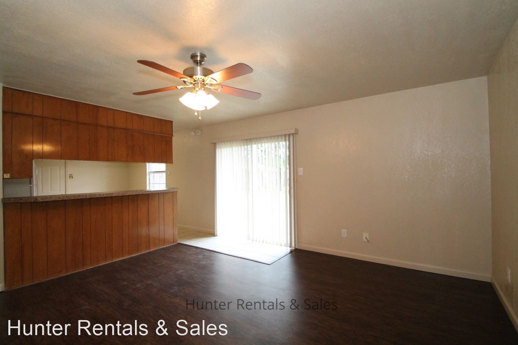 1015 Ronstan Dr - Photo 2