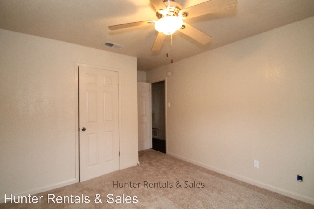 1015 Ronstan Dr - Photo 14