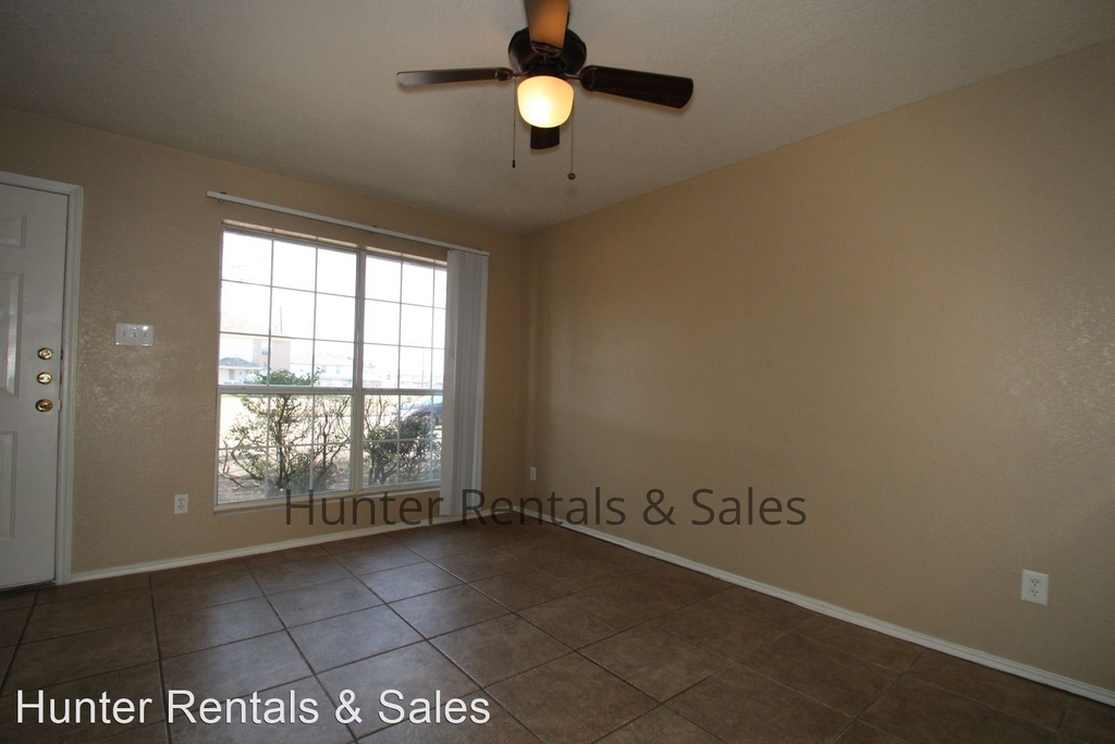 4400 Deek Dr - Photo 2