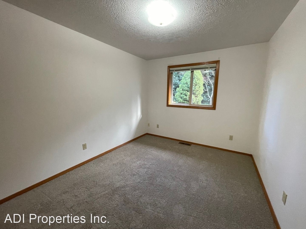 11032 Sw 47th Ave. - Photo 8