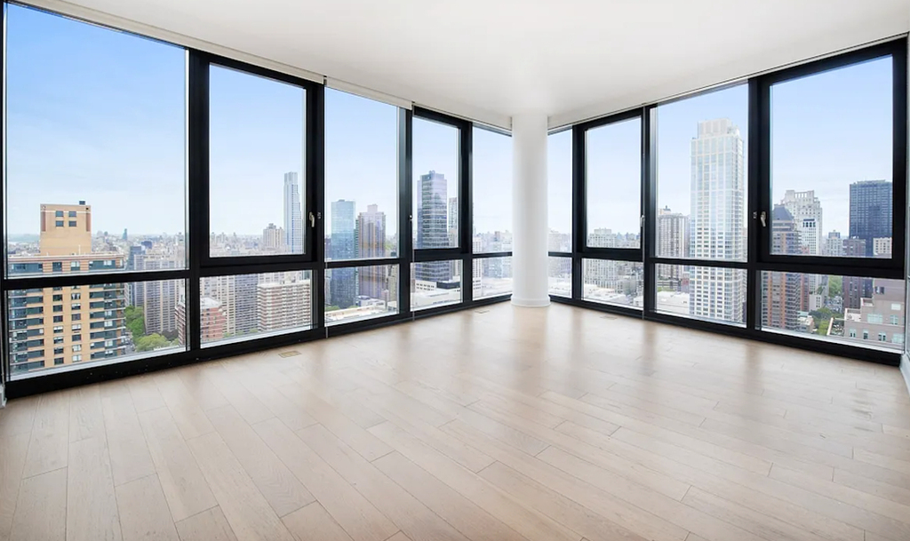 West 60  St  - Photo 0