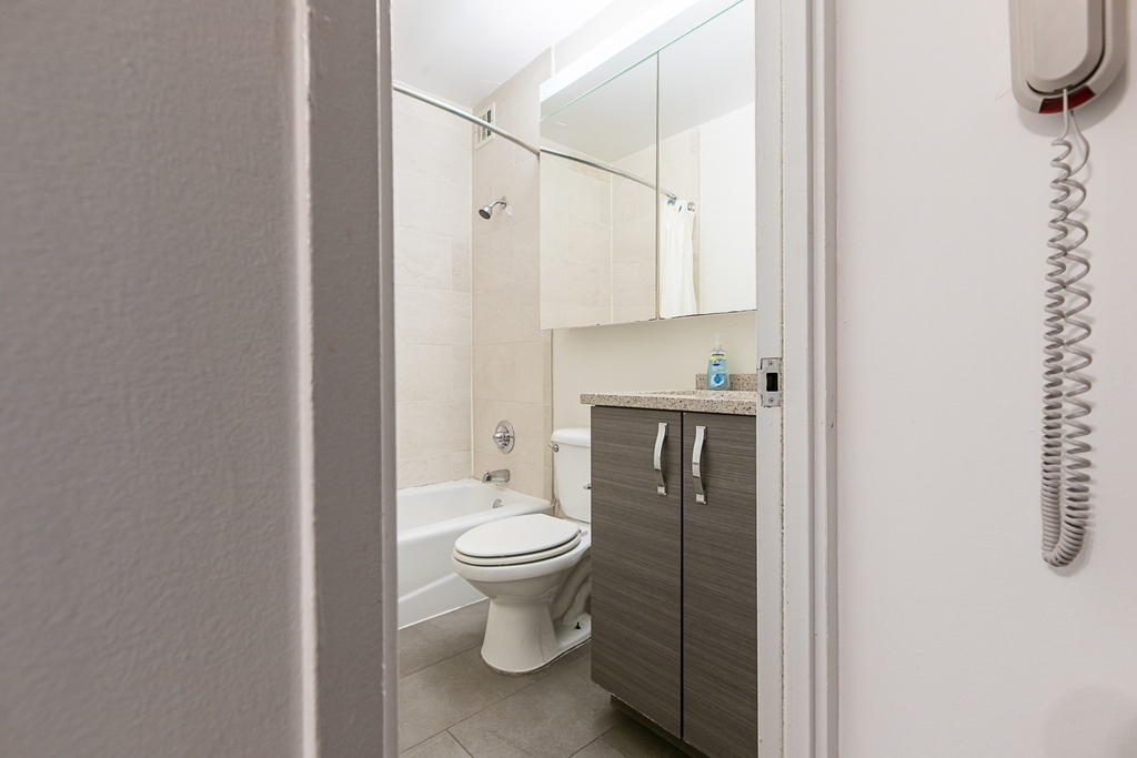 401 East 34th Street - Photo 11