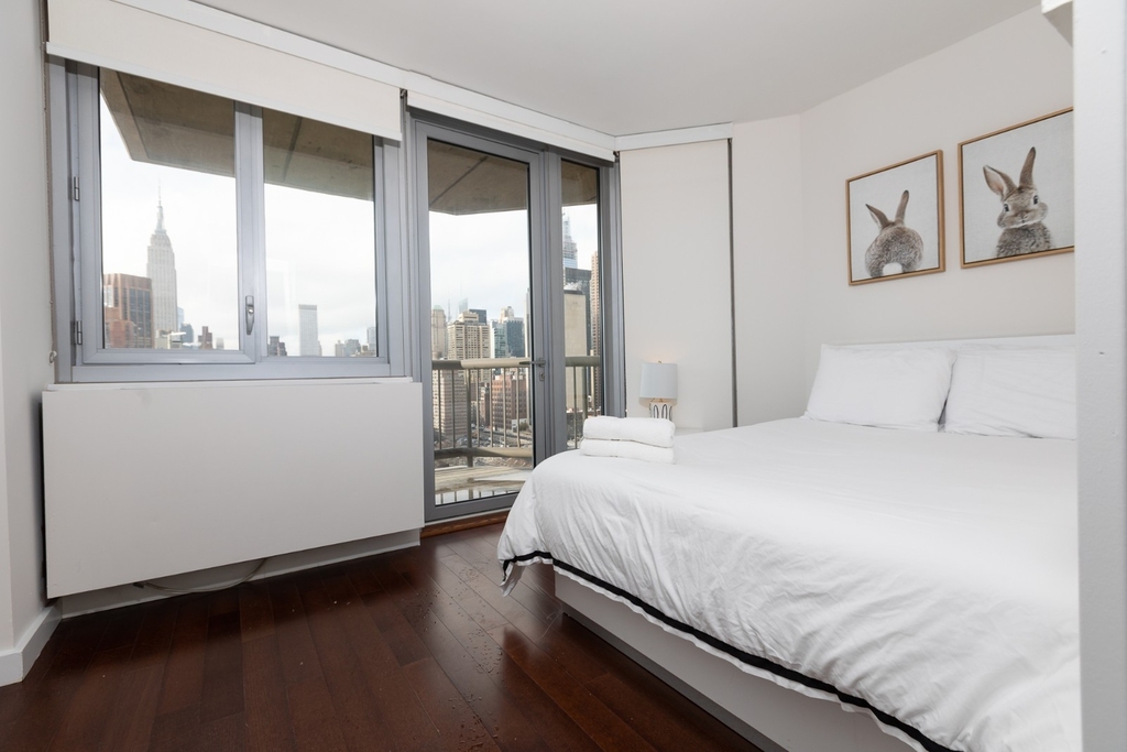 401 East 34th Street - Photo 12