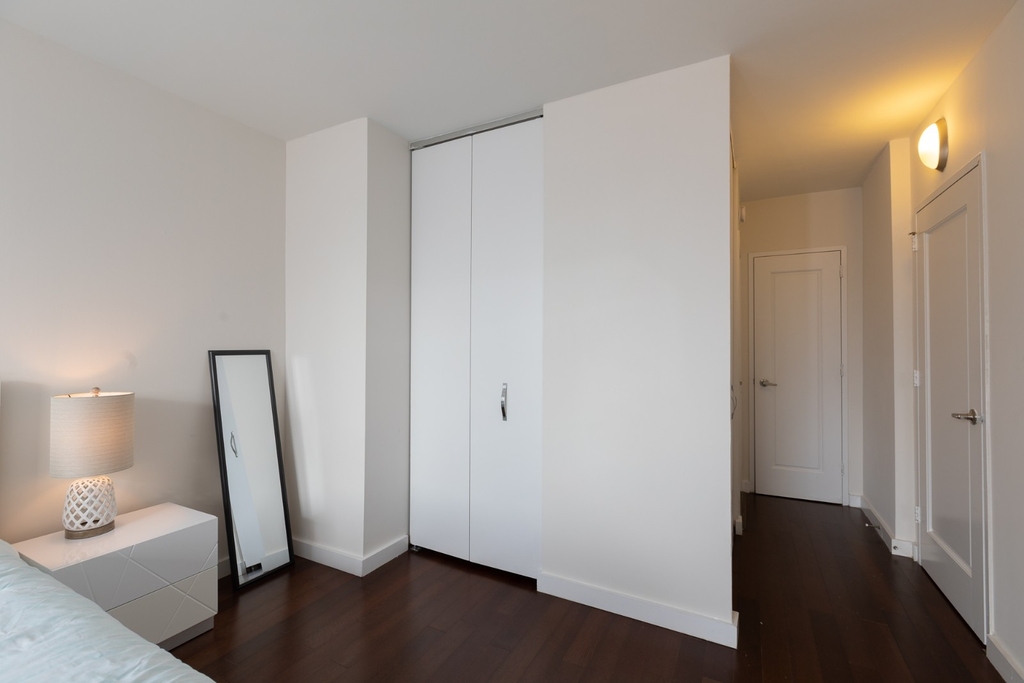 401 East 34th Street - Photo 10