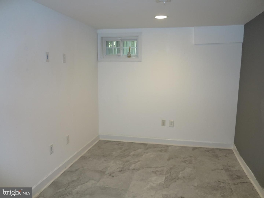 2228 Huntington Ave - Photo 24