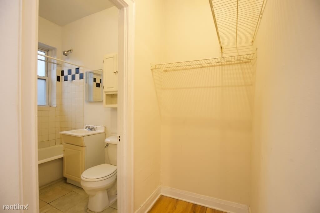 2827 N. Burling, Unit 403 - Photo 13