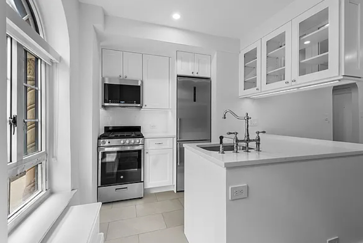 West 85 St  - Photo 2