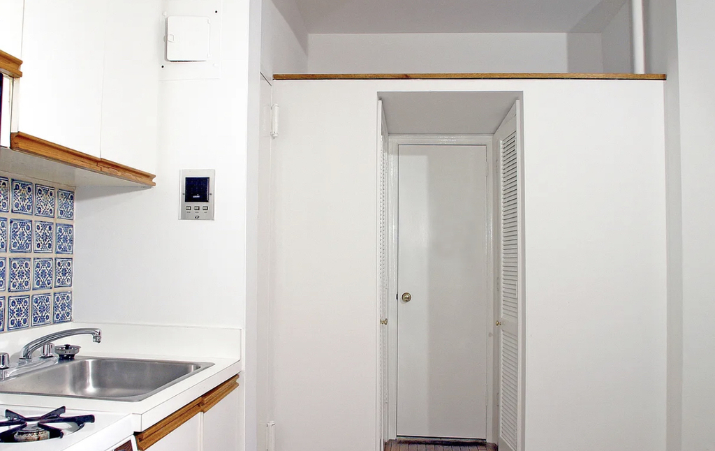 322 East 81st Street - Photo 3