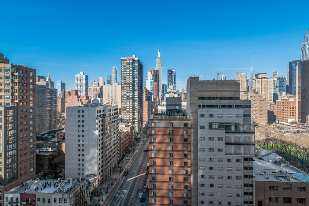 401 East 34th Street - Photo 13