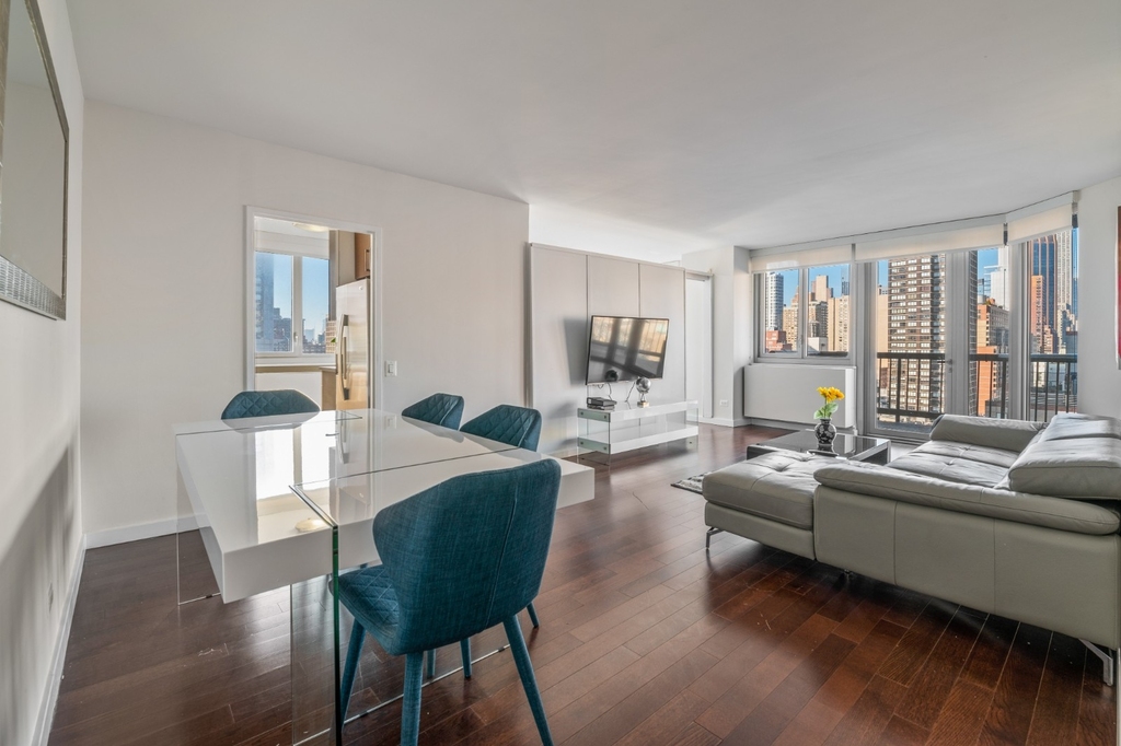 401 East 34th Street - Photo 10