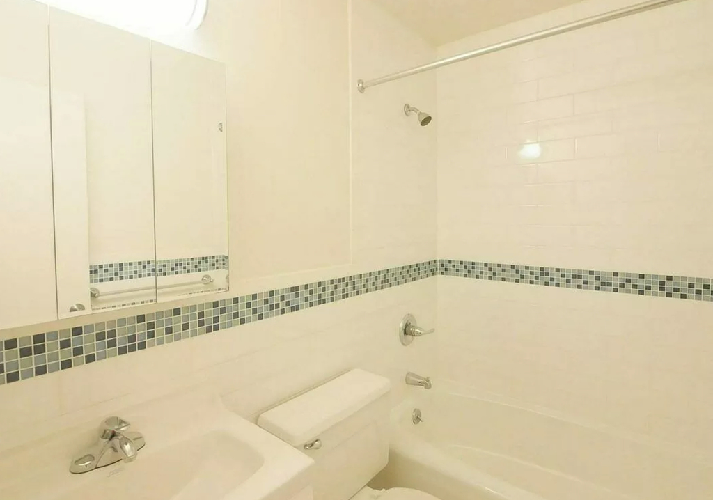 225 East 85th Street - Photo 3