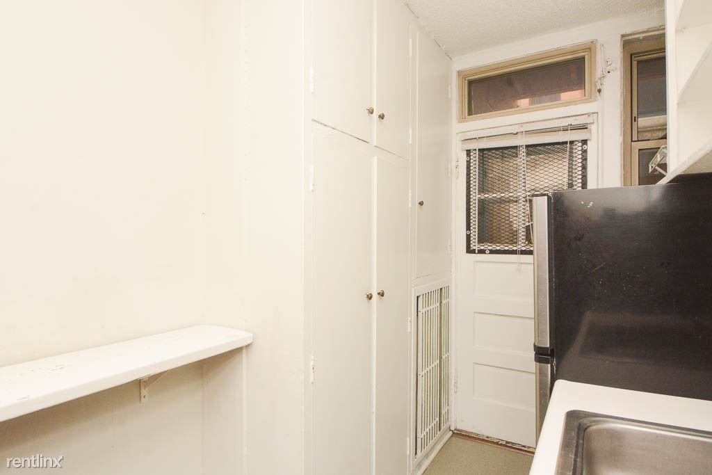 548 W. Surf, Unit 2n - Photo 2