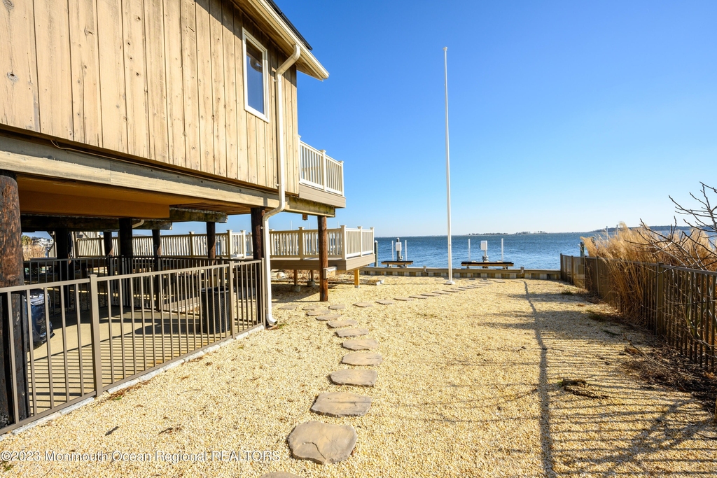 277 S Shore Drive - Photo 49