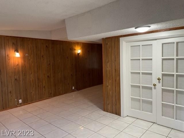 4377 Parkdale Avenue - Photo 0