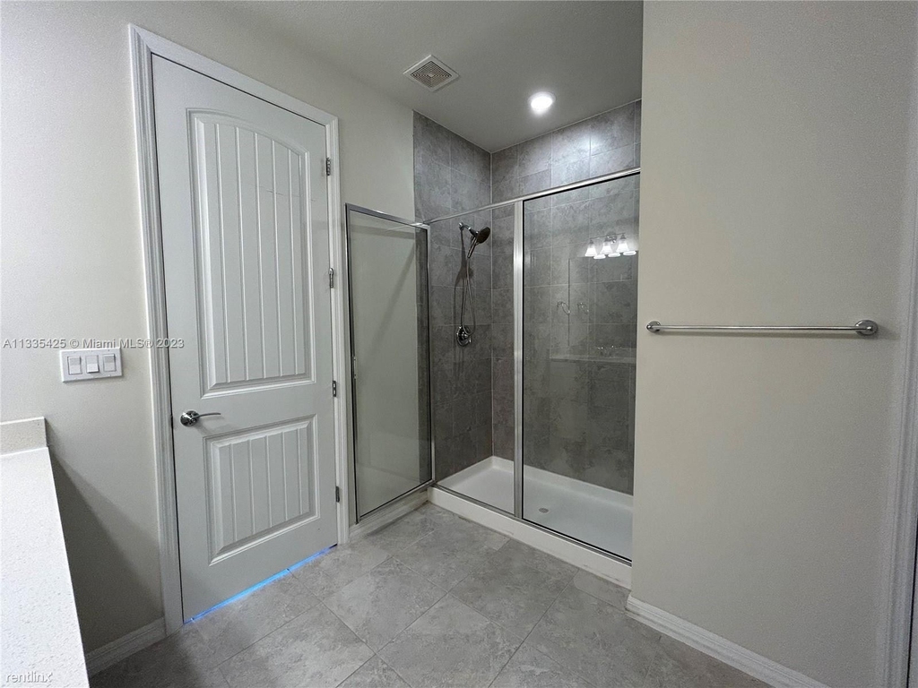 4985 Eucalyptus Dr # 4985 - Photo 4