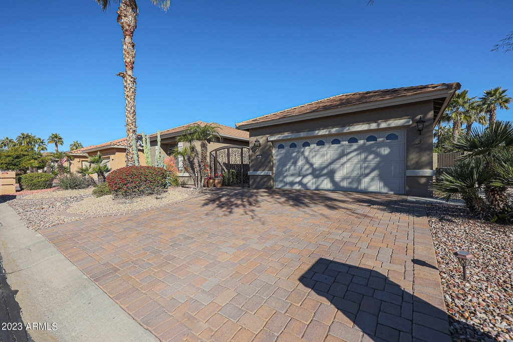 16036 W Monterey Way - Photo 0