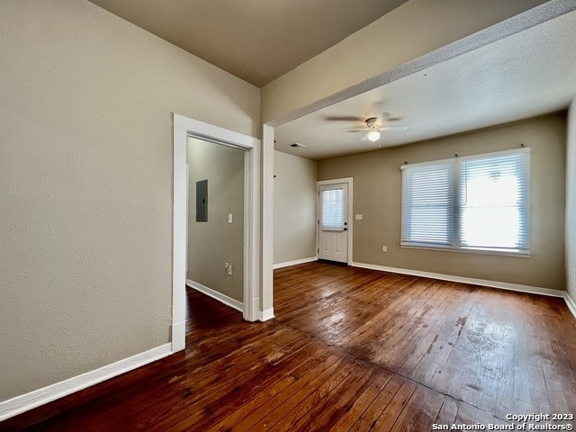 539 Bailey Ave - Photo 3