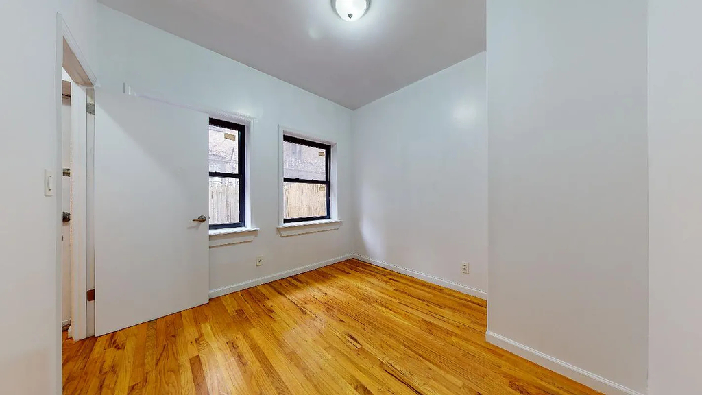 123 East 7th Street - Photo 11